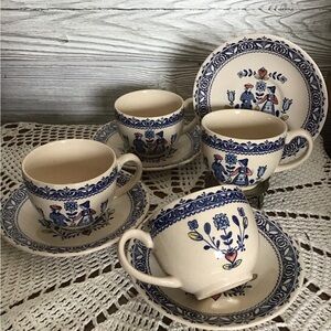 Flower & Hearts by Johnson Brother. Set of 4 Tea cups and saucers